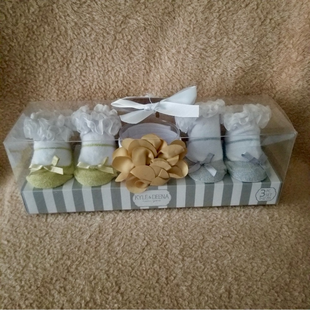 Kyle & Deena Infant 3-Piece Sock Set w/ Floral Headband NWT
